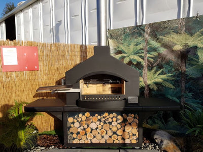 Buitenhaard met barbecue